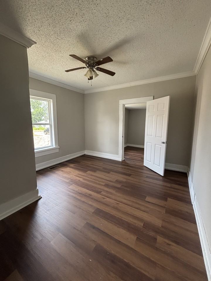 709 30th Street Southwest #1 - Photo 3 of 7