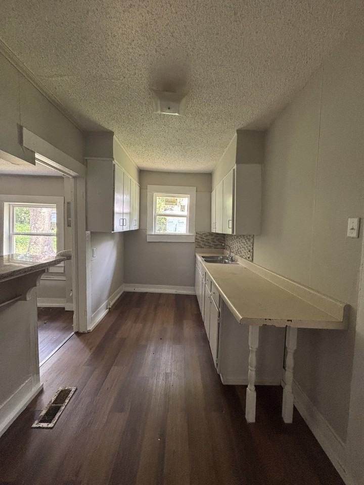 709 30th Street Southwest #1 - Photo 7 of 7