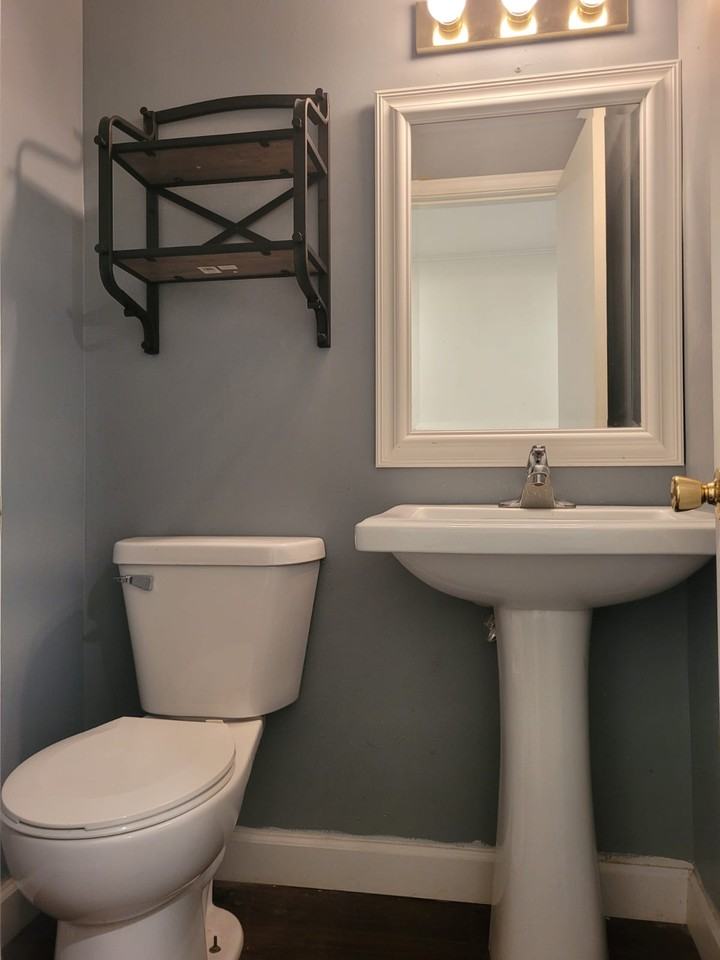 710 W Koenig St #1 - Photo 5 of 11