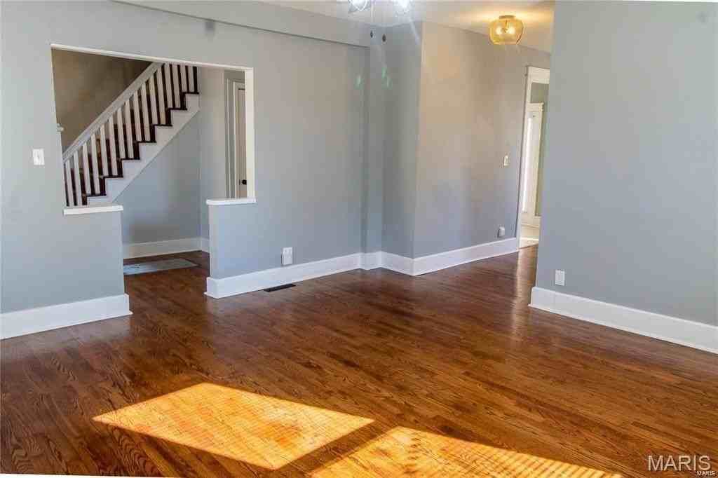 2940 Kincaid Ave - Photo 4 of 21