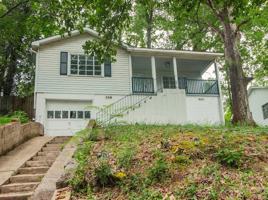 featured image of 836 Vanderbilt St #1