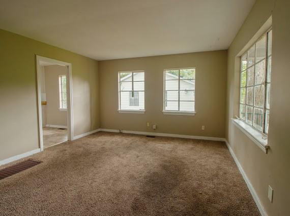 836 Vanderbilt St #1 - Photo 3 of 9