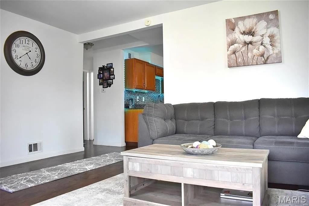 158 Betty Jean Ln - Photo 5 of 37