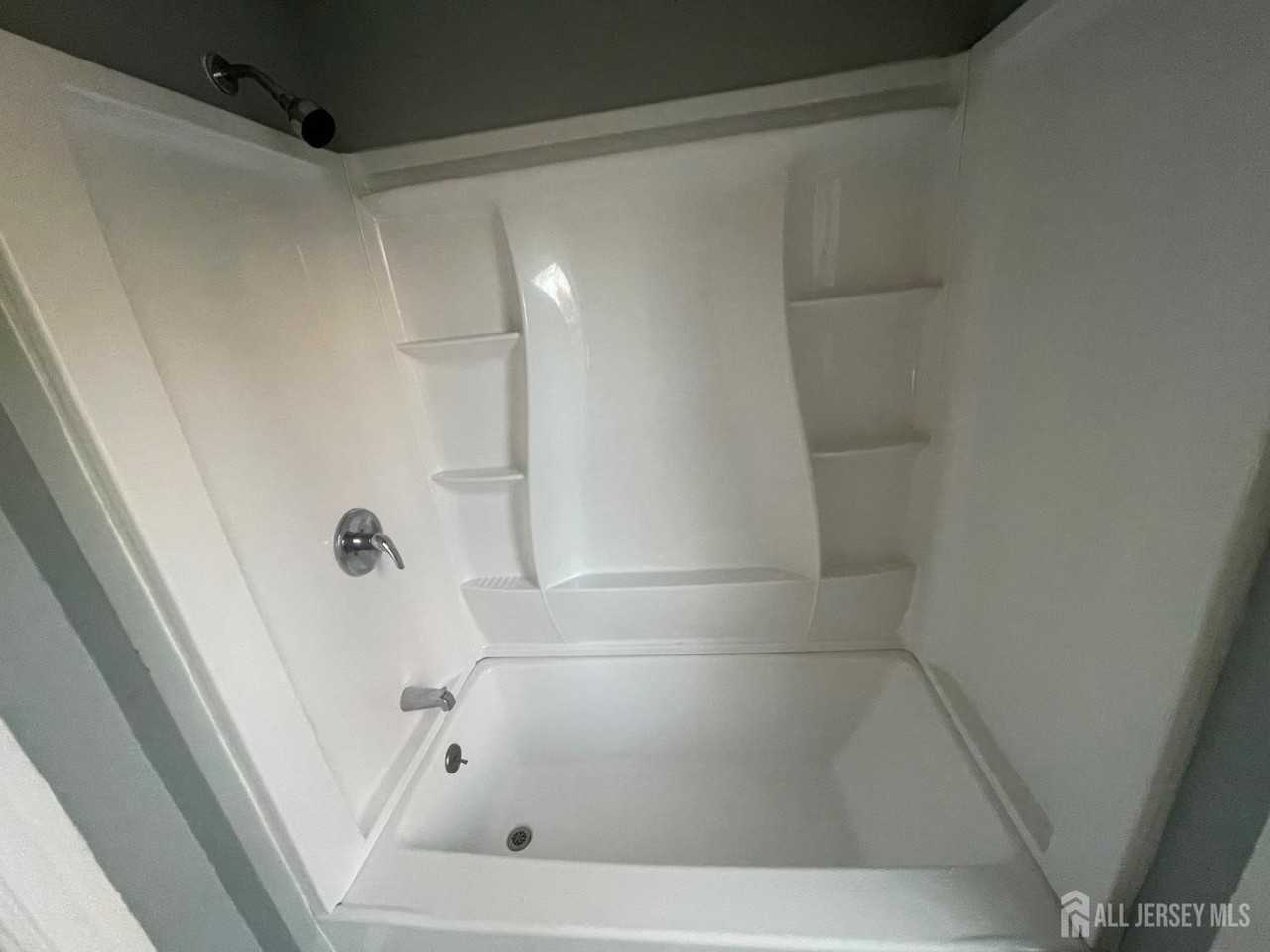 577 Rahway Ave - Photo 2 of 7