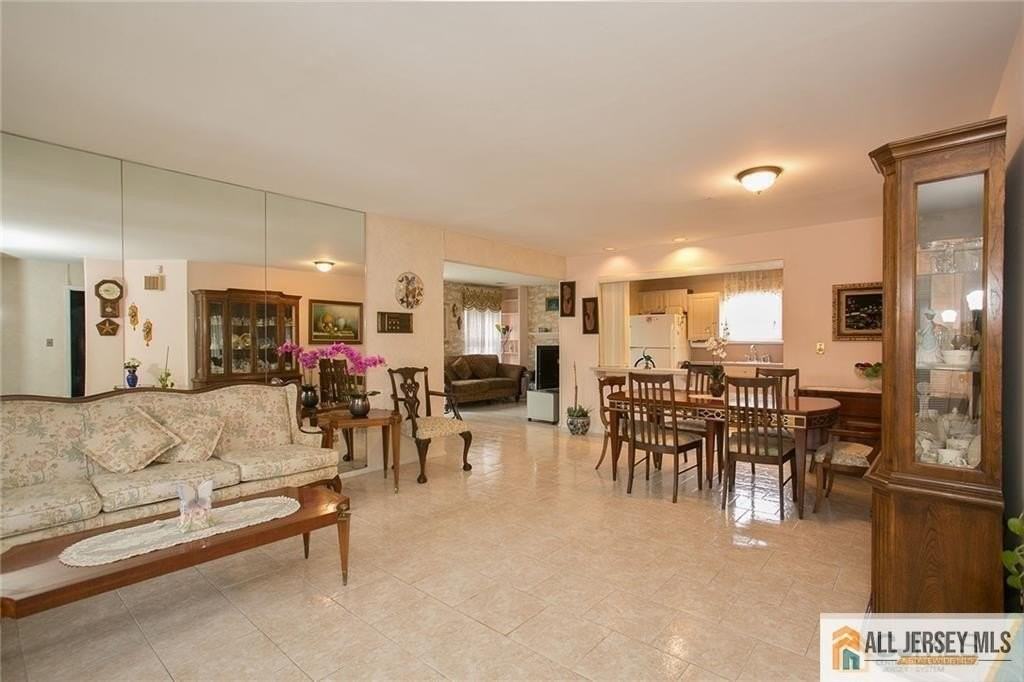 15 Clemmens Ct - Photo 4 of 12