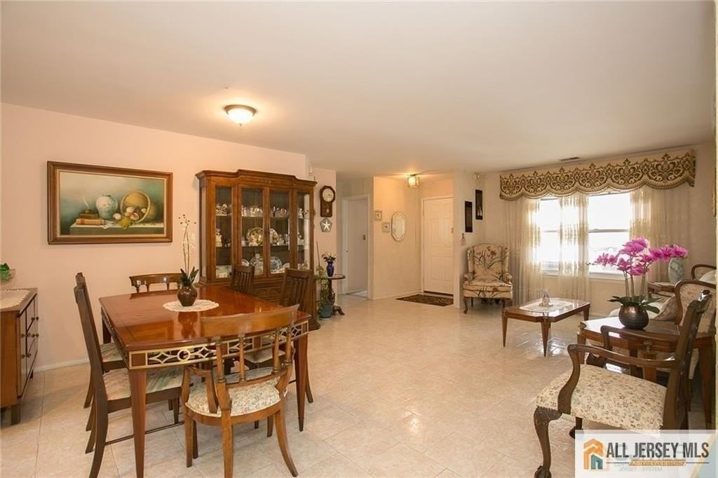 15 Clemmens Ct - Photo 5 of 12