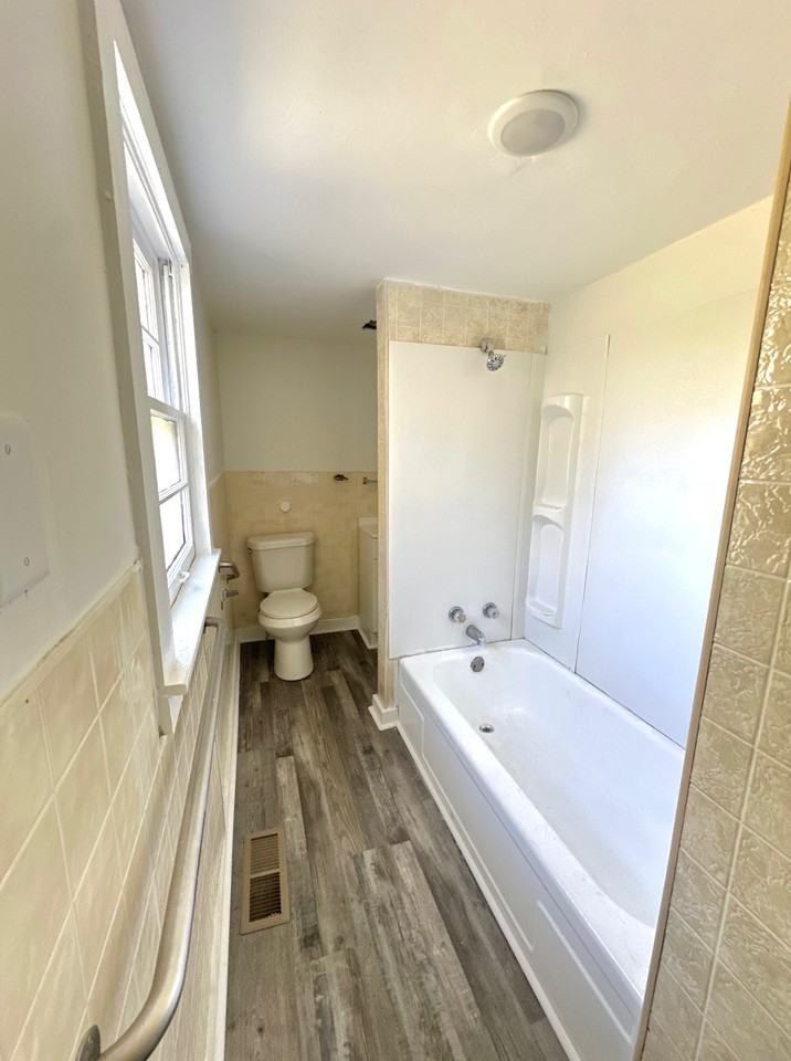 1254 Lewis Street #1 - Photo 3 of 8