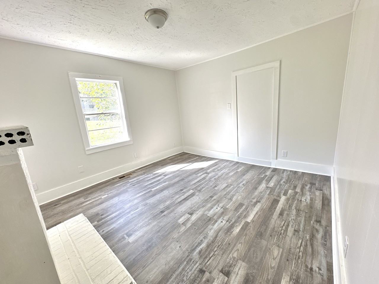 1254 Lewis Street #1 - Photo 4 of 8