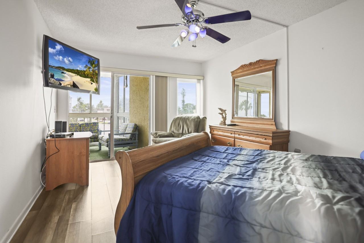 4902 38th Way South #1 - Photo 5 of 17