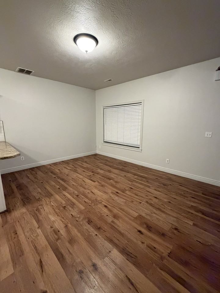 565 565 Pioneer Road - 52Unit 52 #52 - Photo 3 of 17