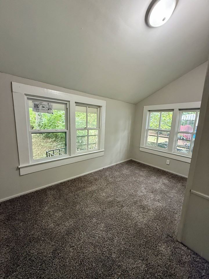 2824 25th Street #1 - Photo 3 of 10