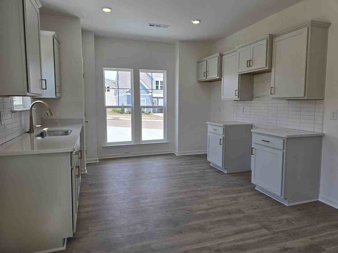 5140 Pace Park Cir #1 - Photo 2 of 11