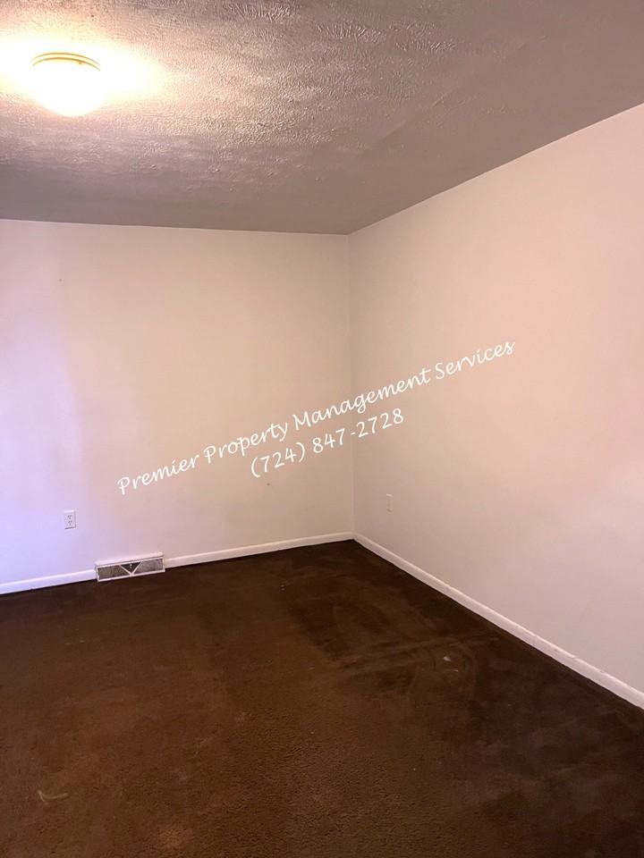 220 Rhode Island Ave #1 - Photo 4 of 18