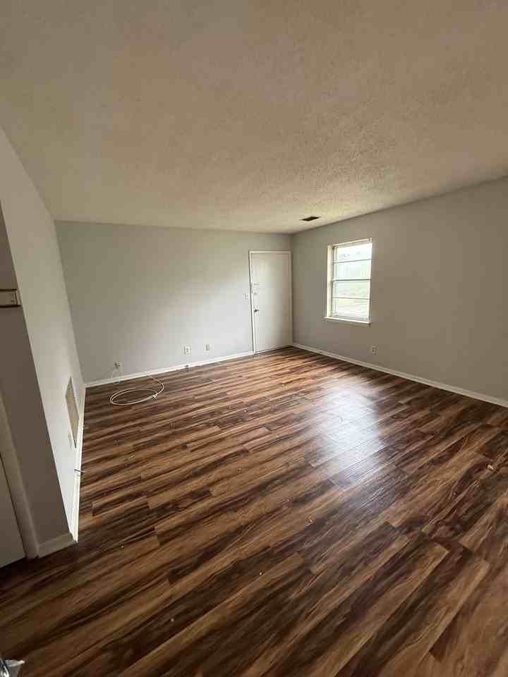 Willowbrook #C - Photo 6 of 10