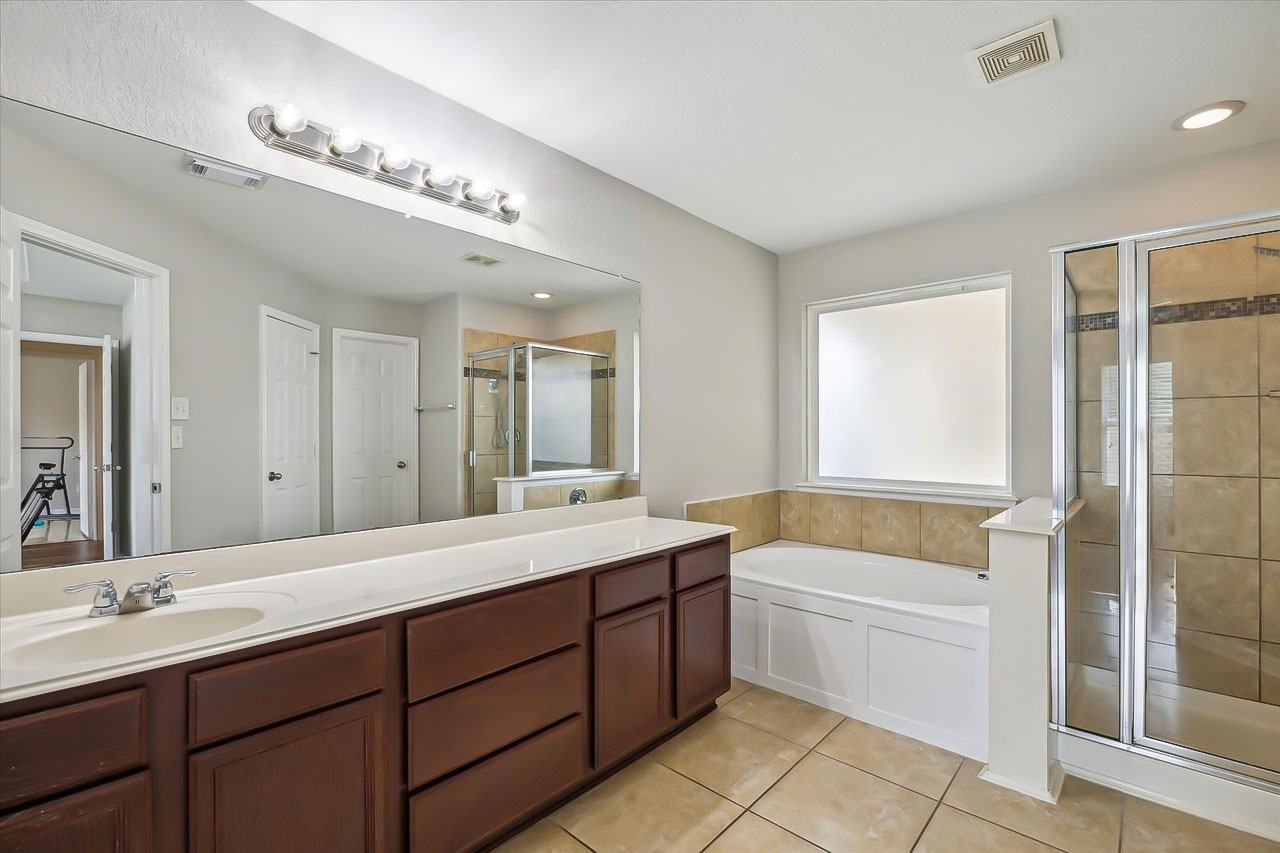 2615 Magnolia Fair Way - Photo 5 of 15