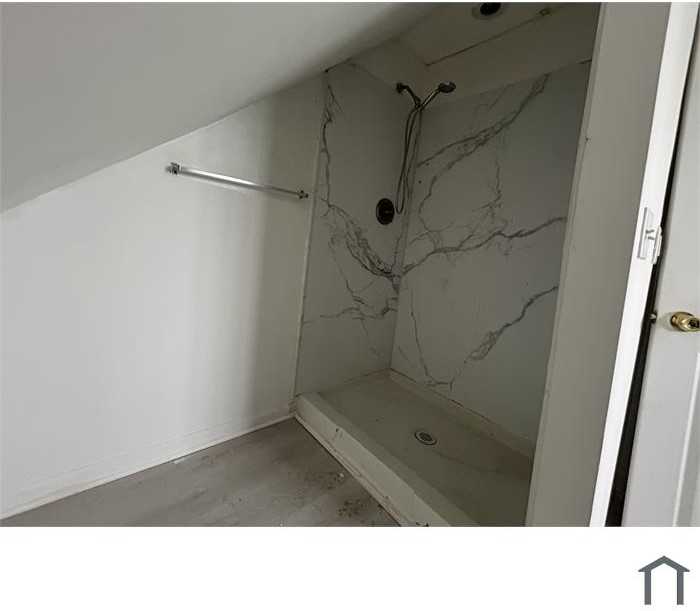 11010 Dove Ave #UP - Photo 2 of 6