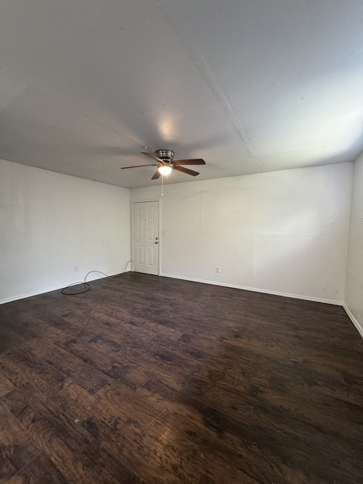416 416 East Dunn AvenueUnit 3 #3 - Photo 2 of 7