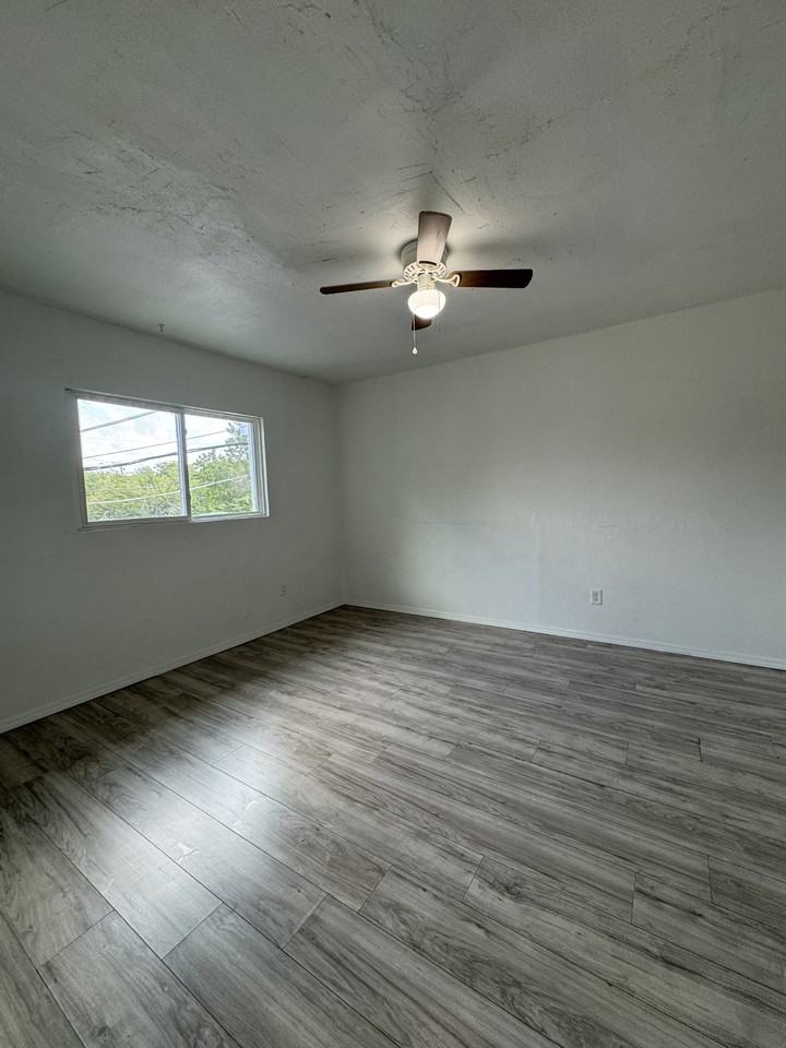 414 414 East Dunn AvenueUnit 3 #3 - Photo 5 of 7