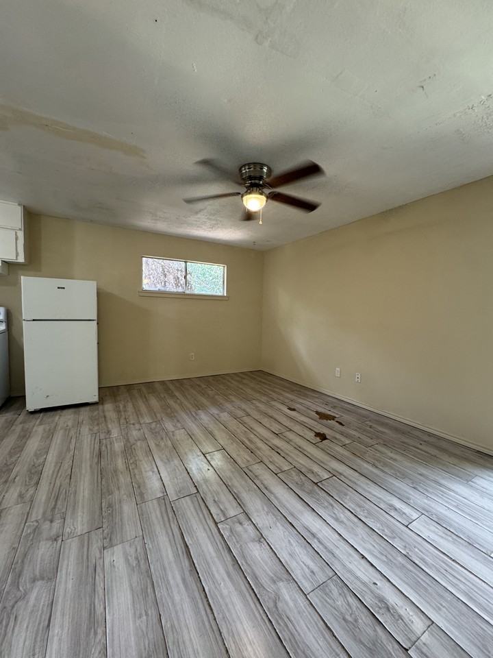 414 414 East Dunn AvenueUnit 4 #4 - Photo 2 of 7