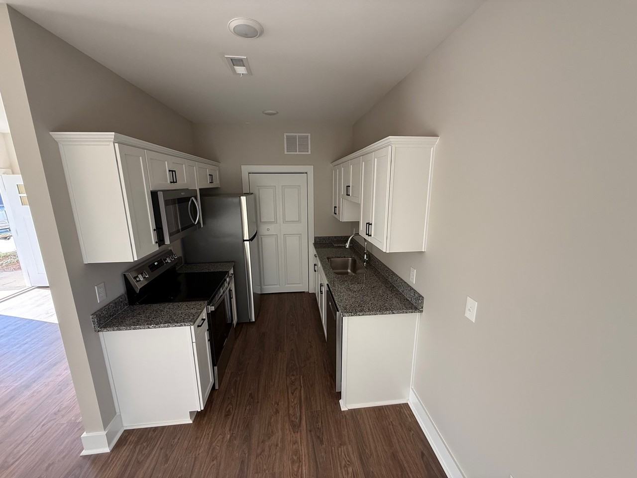 138 Dover Rd #A - Photo 4 of 14