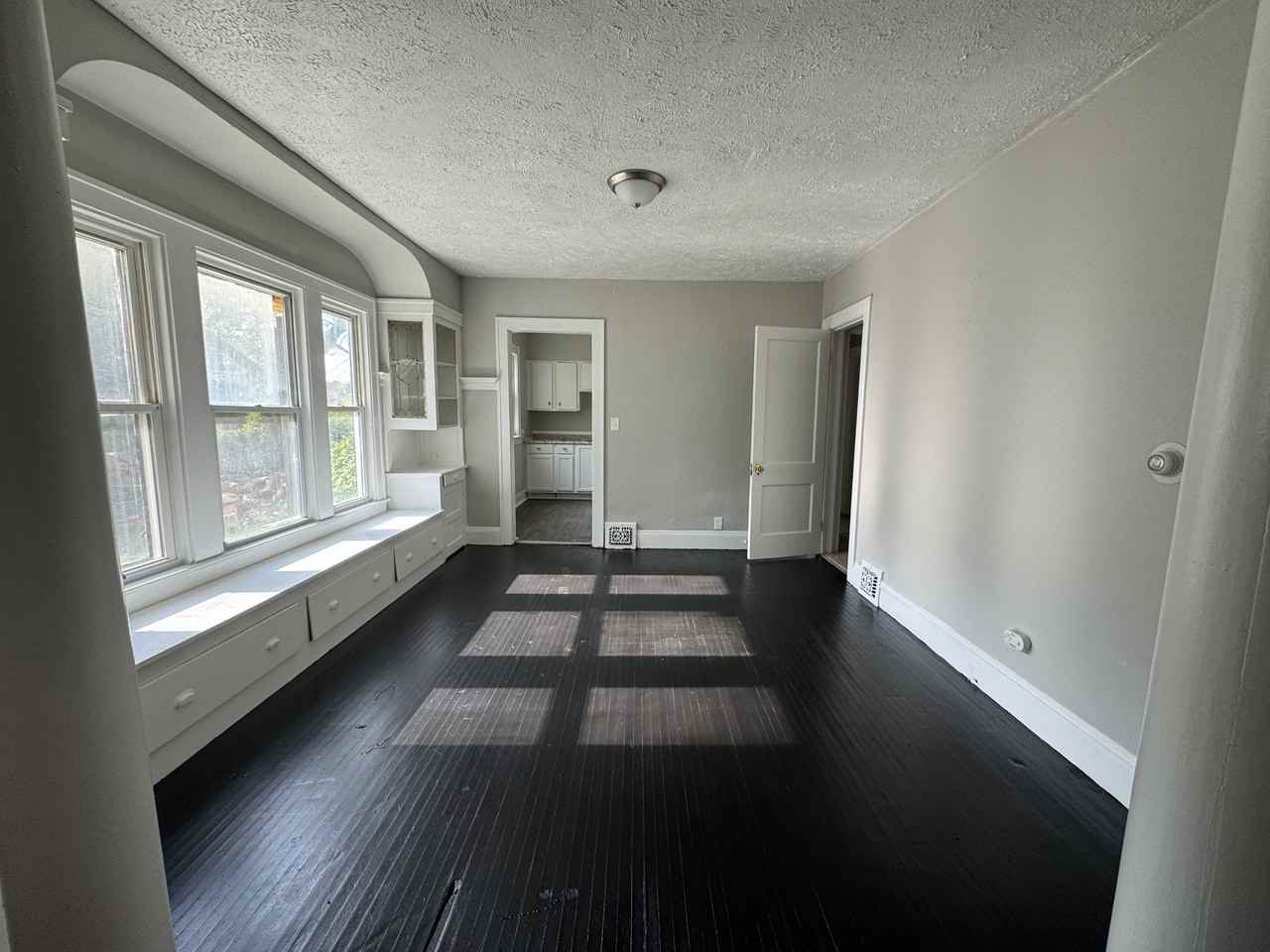 9013 9013/15 Yale Avenue - 1 #1 - Photo 3 of 7