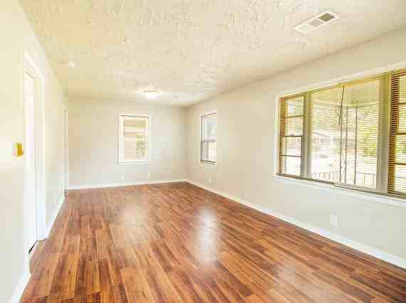 1314 22nd Ave N #1 - Photo 6 of 10