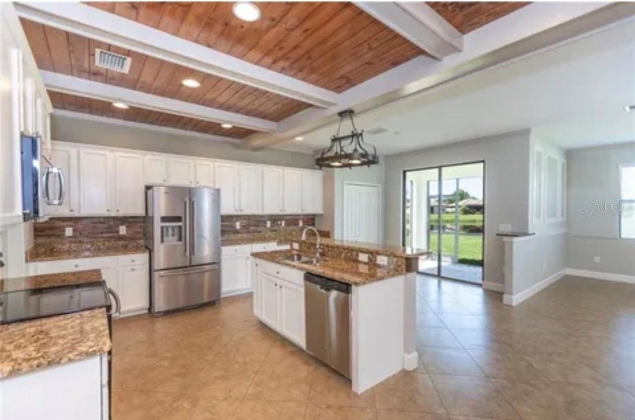 6914 Quiet Creek Dr - Photo 5 of 31