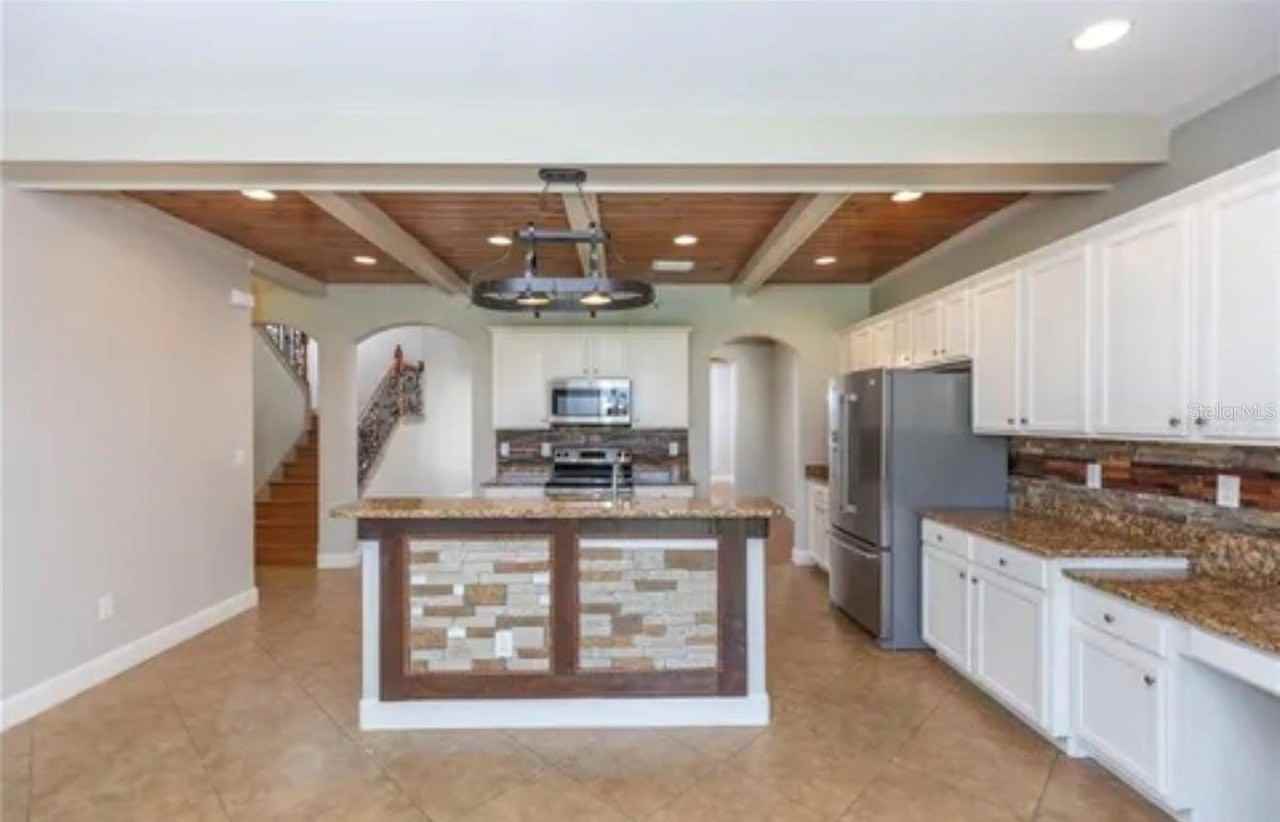 6914 Quiet Creek Dr - Photo 6 of 31