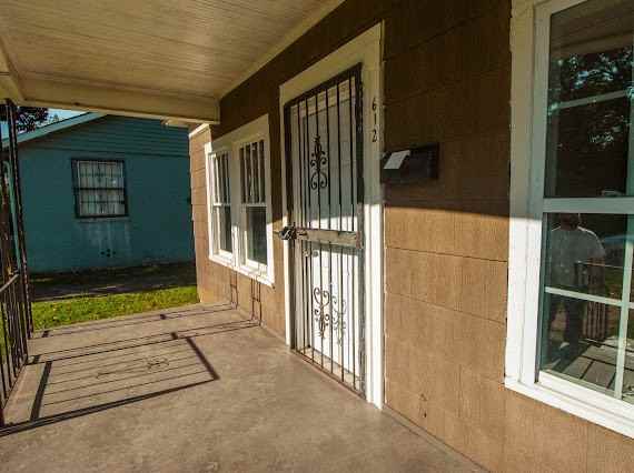 612 26th St Sw #1 - Photo 3 of 7