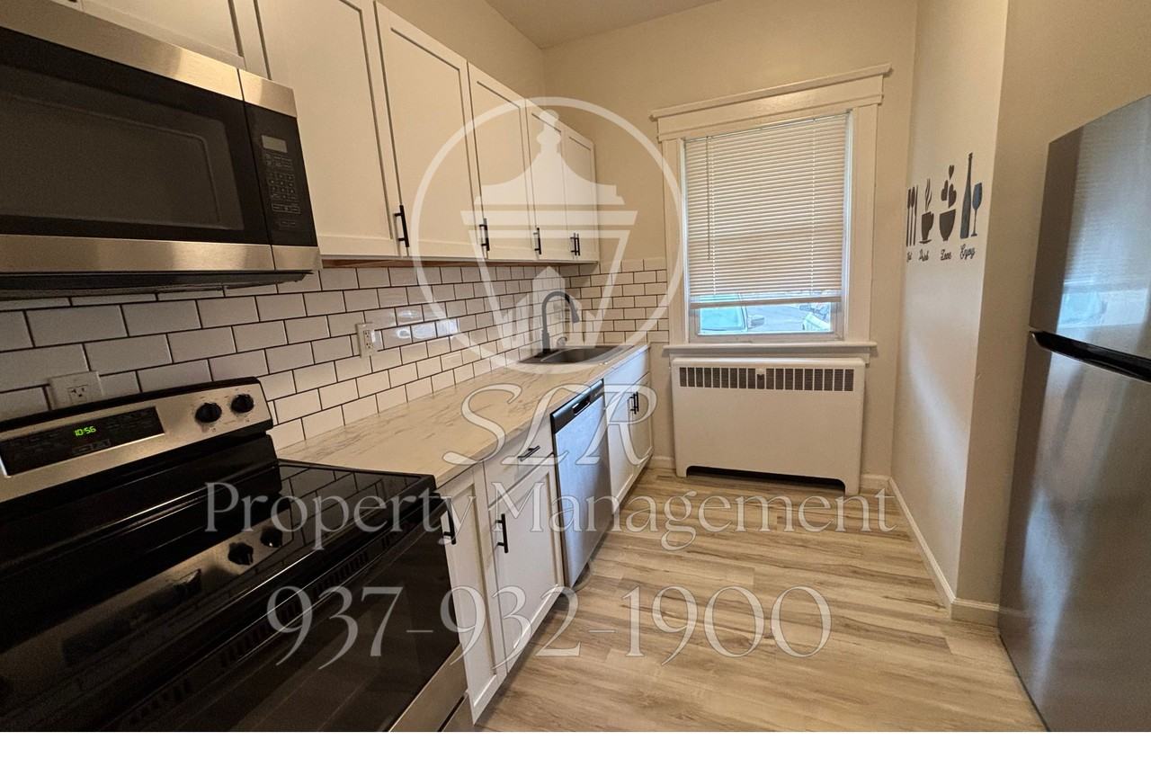 203 S Broad St #B - Photo 2 of 17