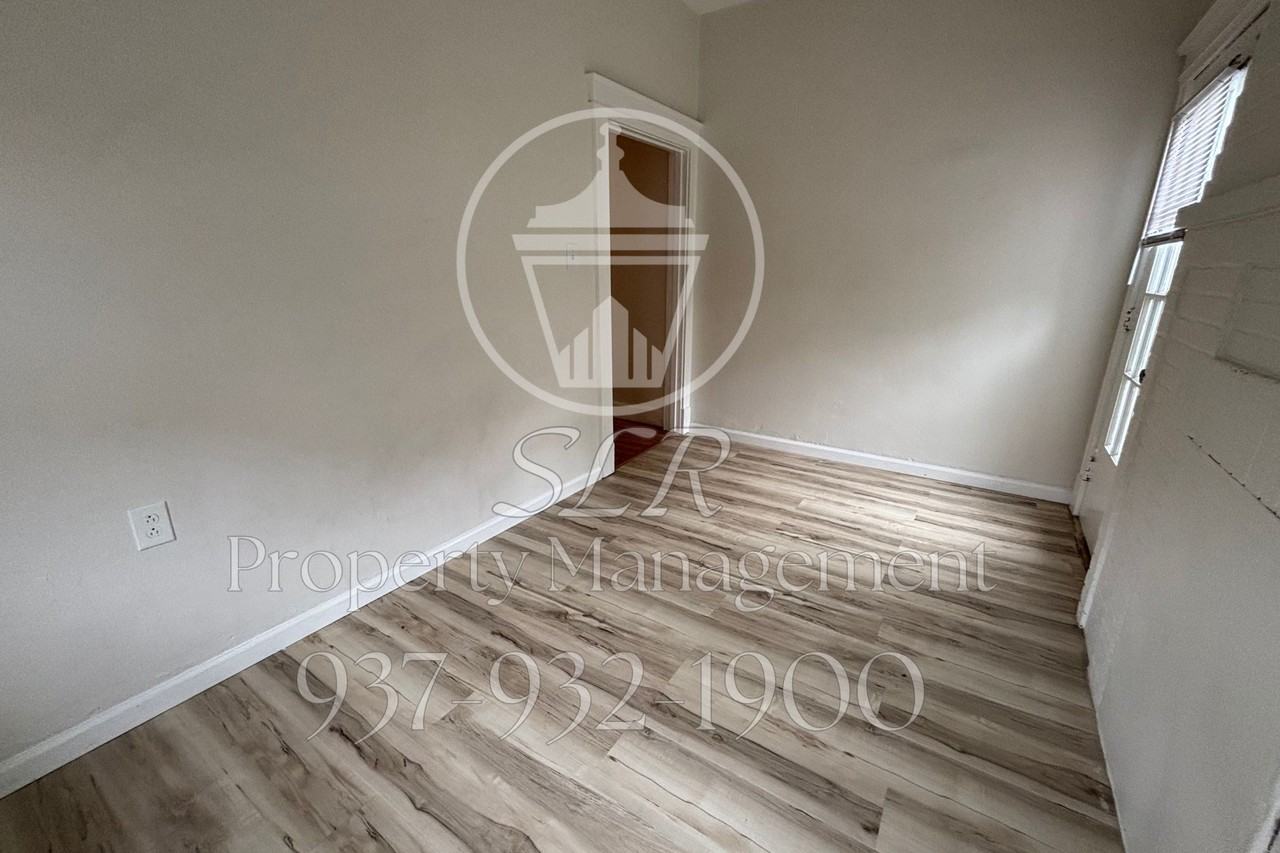 203 S Broad St #B - Photo 5 of 17