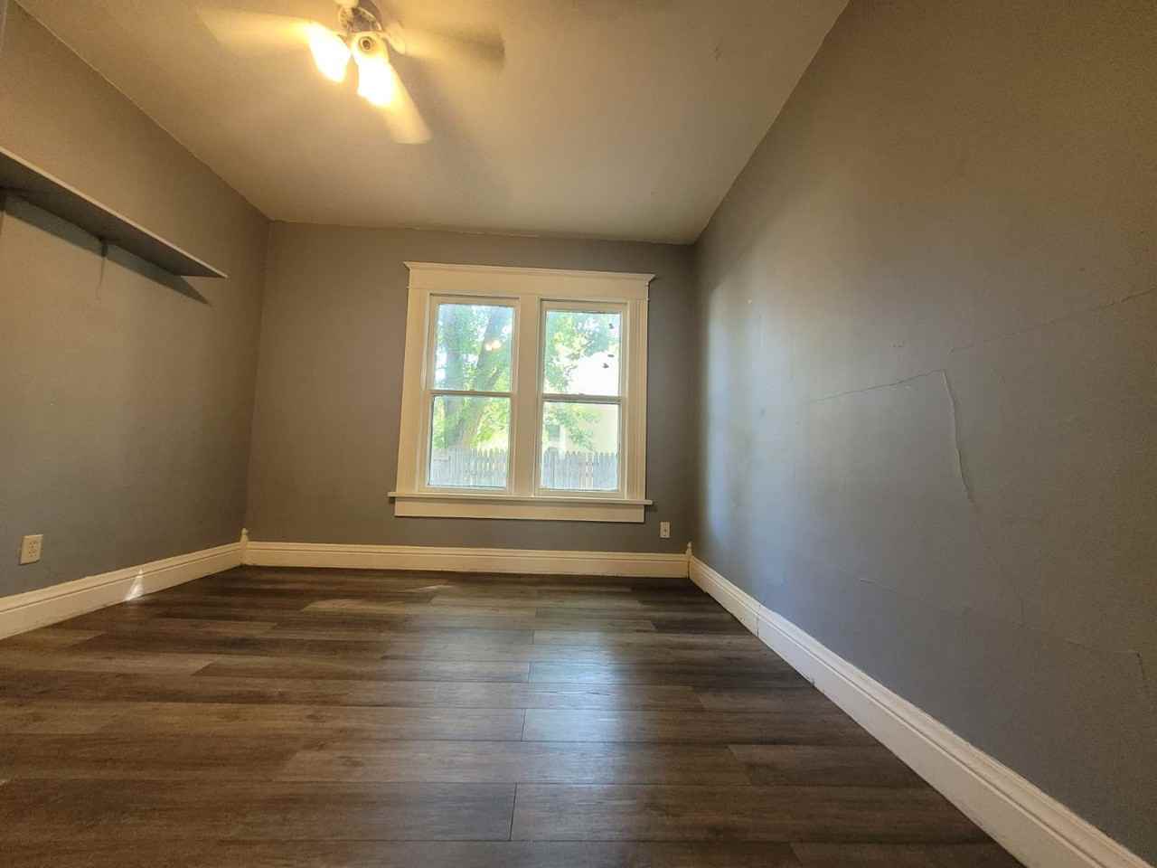 1124 West Koenig Street #1 - Photo 5 of 7