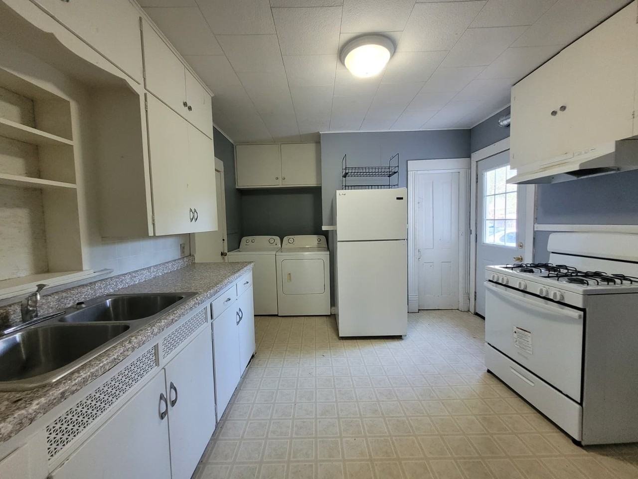 1124 West Koenig Street #1 - Photo 6 of 7