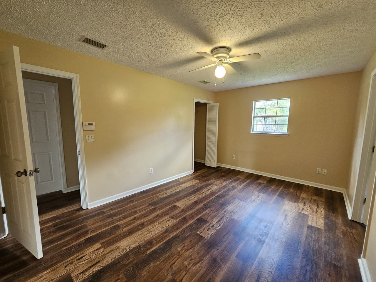 906 Virginia Ave #1 - Photo 5 of 9