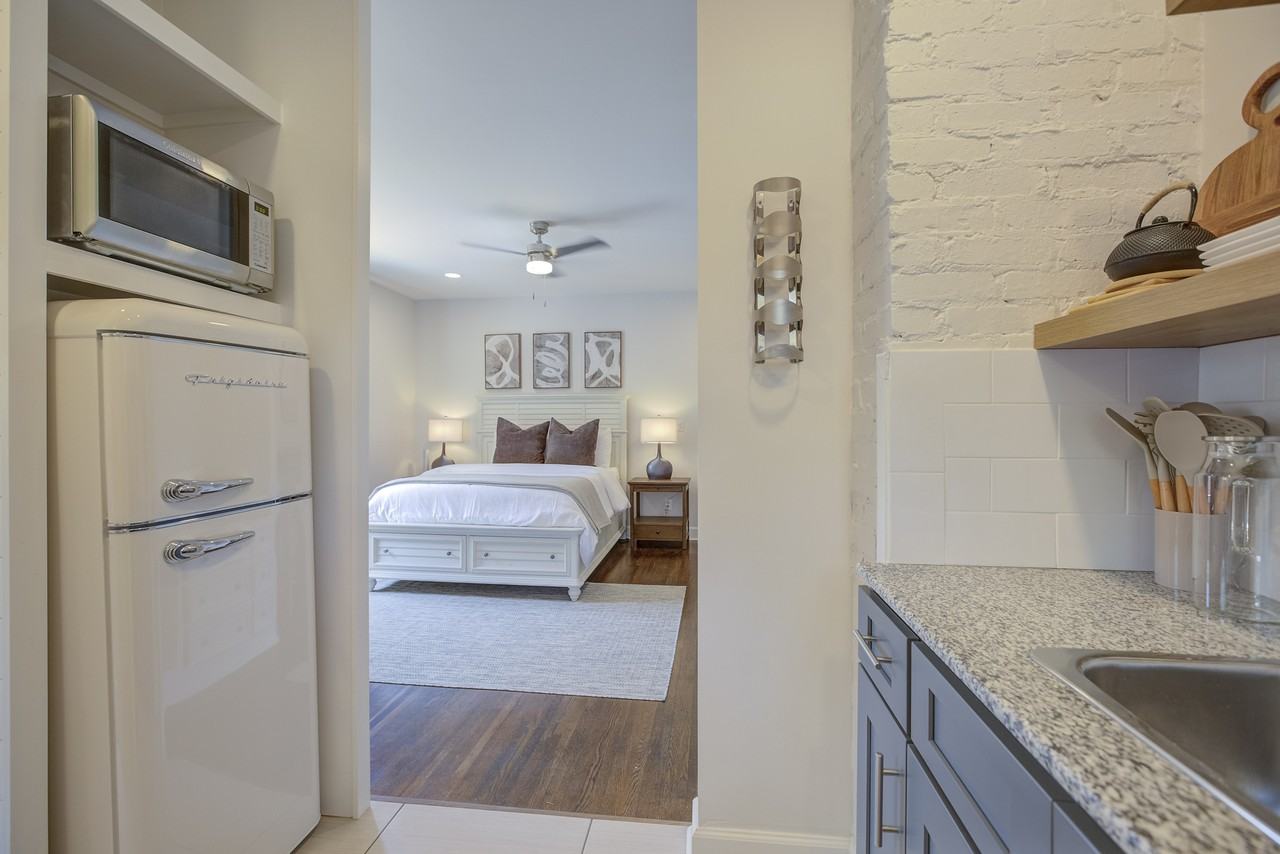 1613 South Mint Street #C - Photo 4 of 11