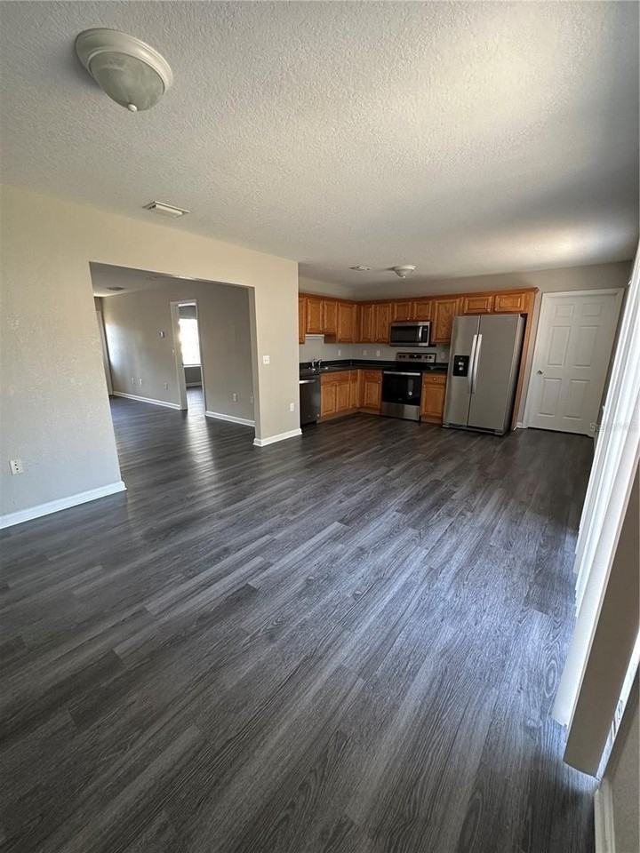 17236 3rd St - Photo 5 of 29