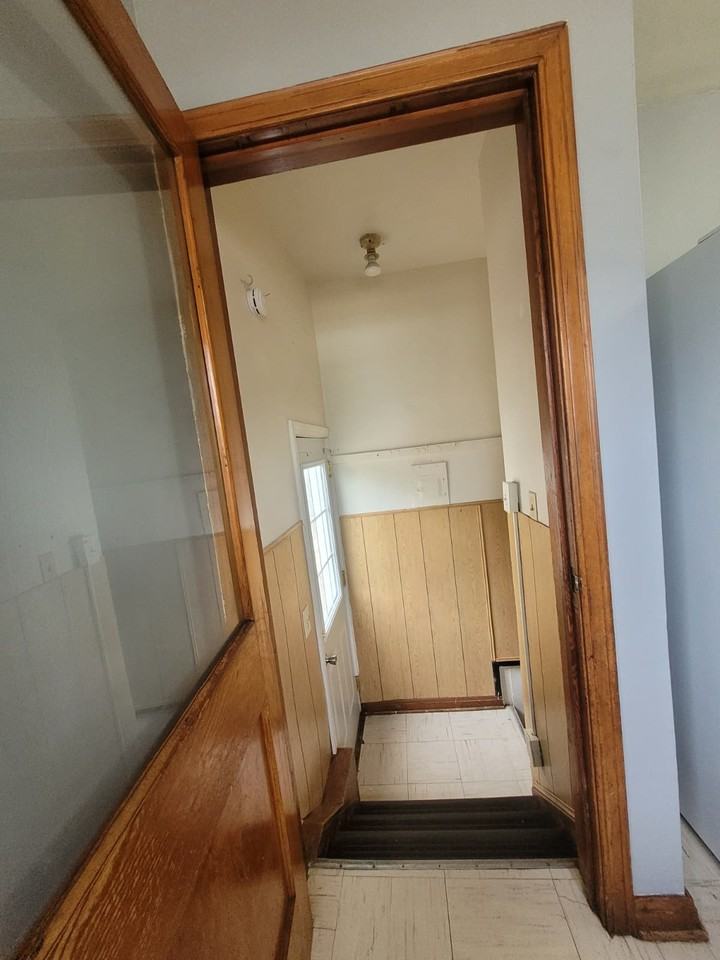 415 North Washington Street #1 - Photo 5 of 10