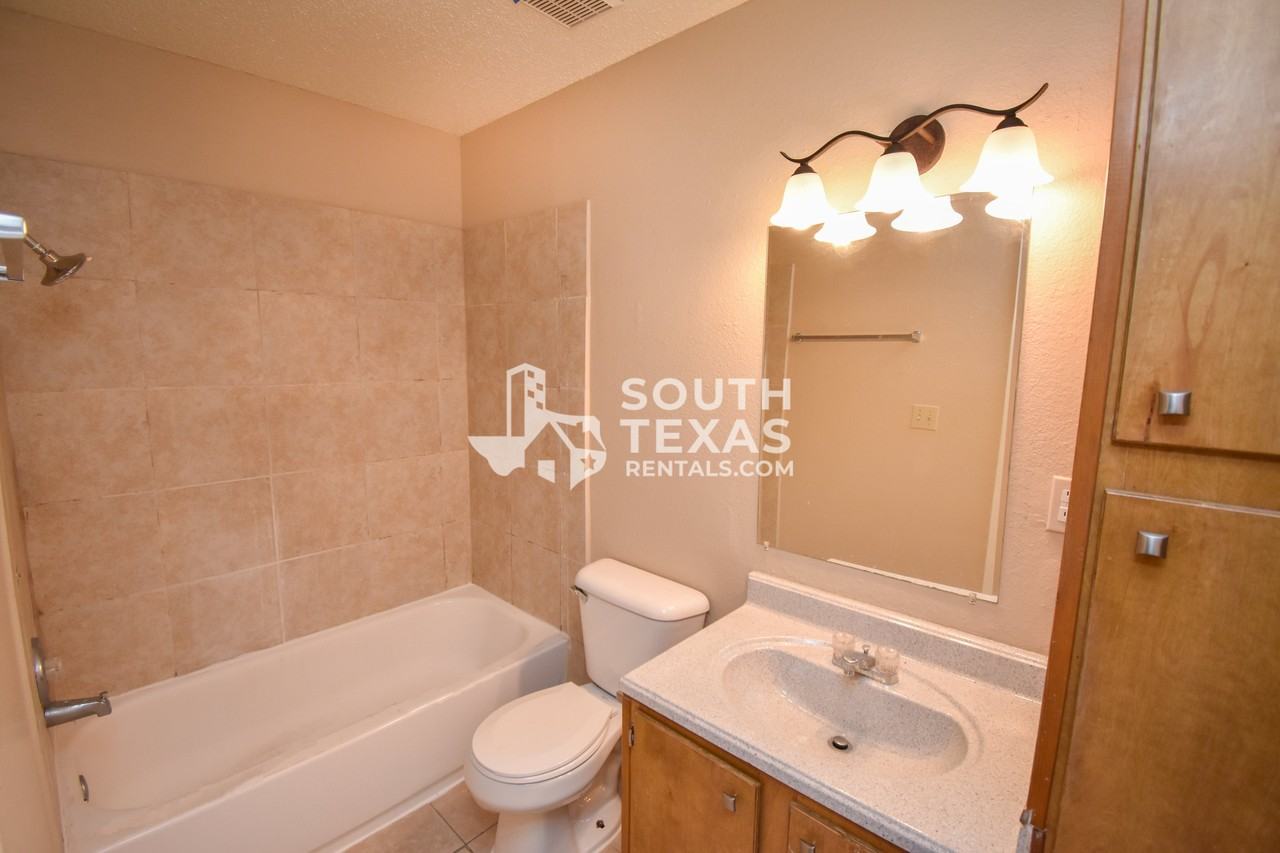 609 609 Sherwood DrApt D #609D - Photo 5 of 6