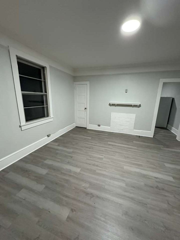 309 3rd Street #1 - Photo 4 of 16