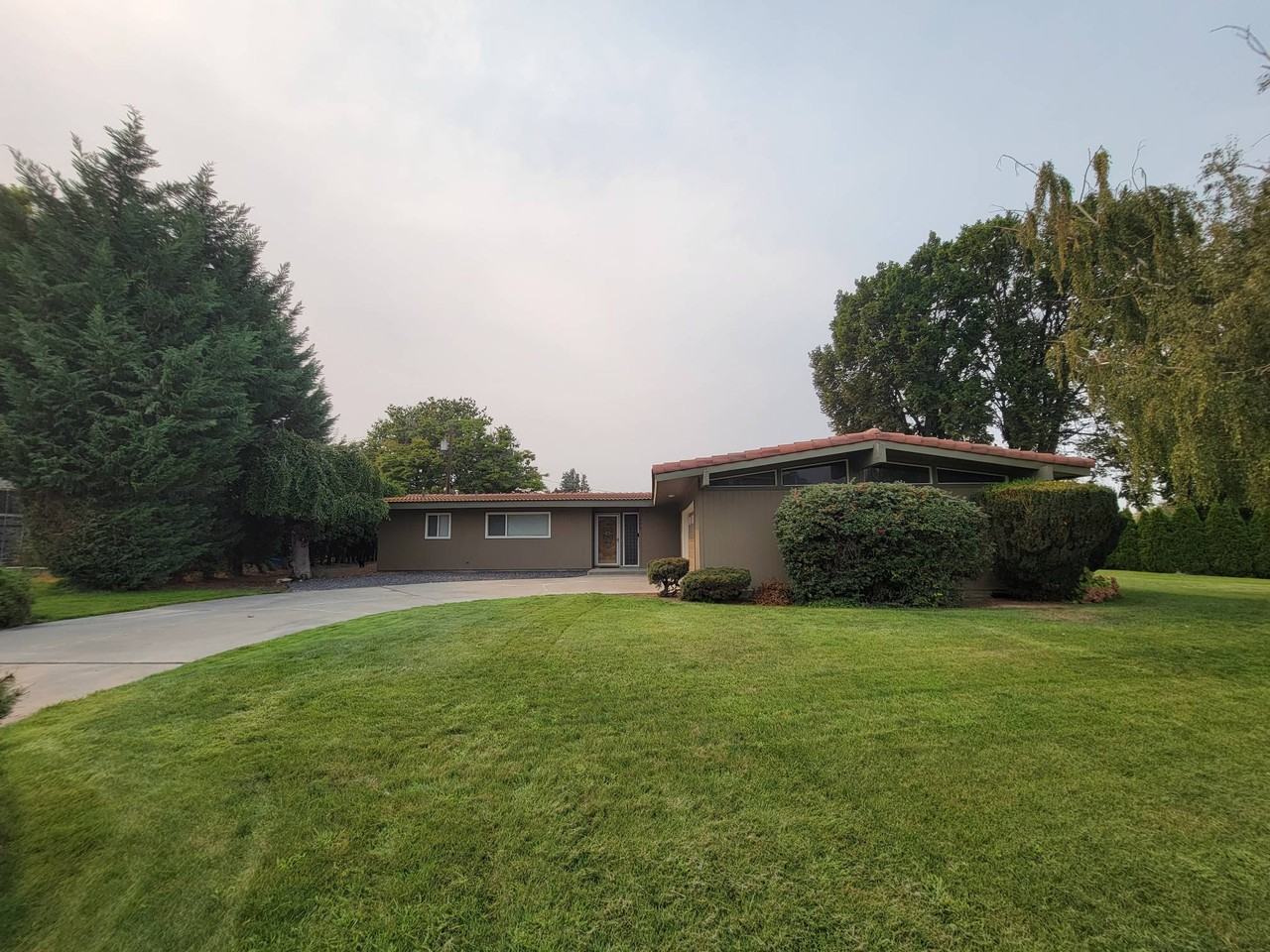 305 N Quincy Pl #1 - Photo 4 of 36