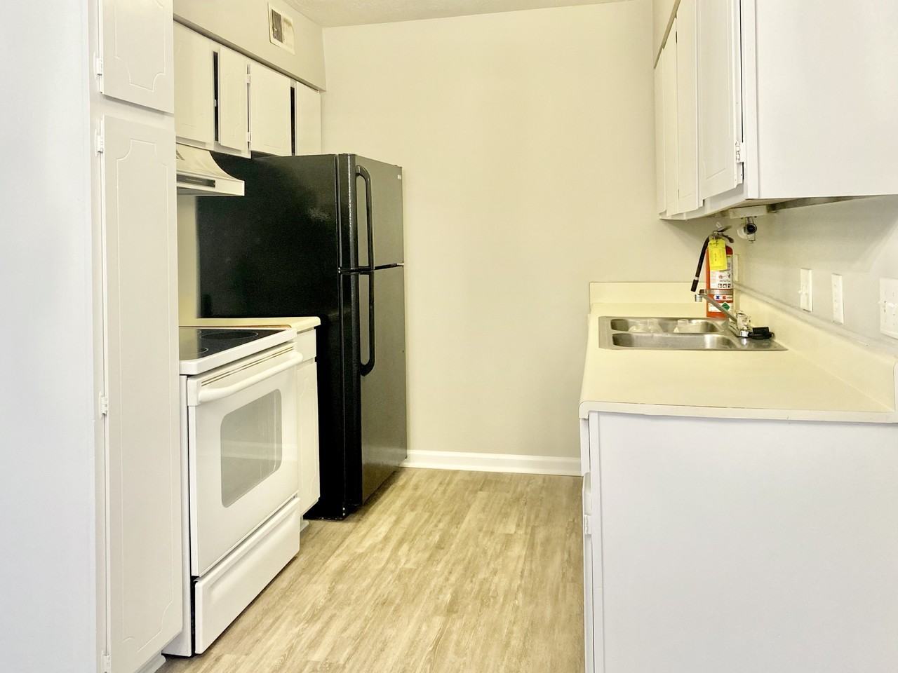 112 Menlo Drive #1 - Photo 6 of 10