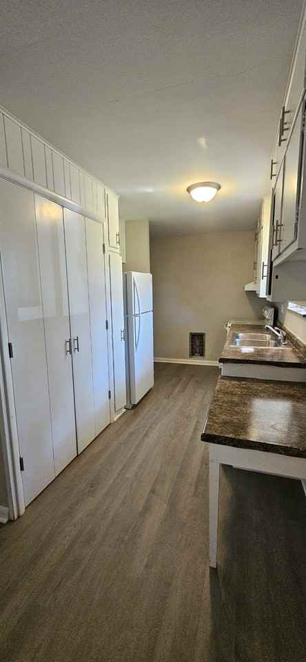 1434 Campbell Ave #1 - Photo 4 of 10