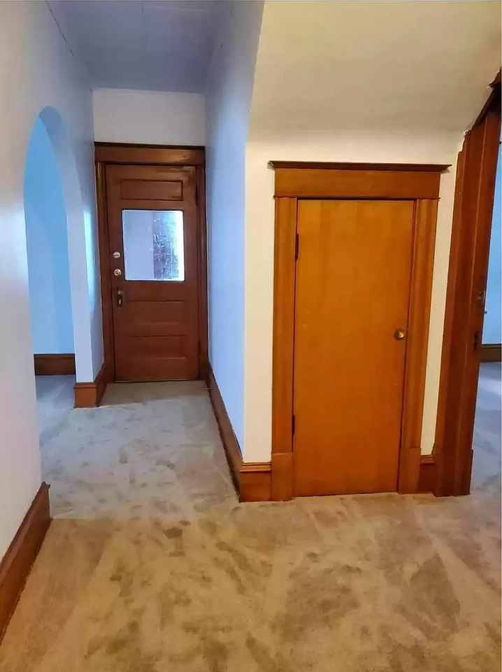 621 Morgan Ave N #1 - Photo 2 of 9