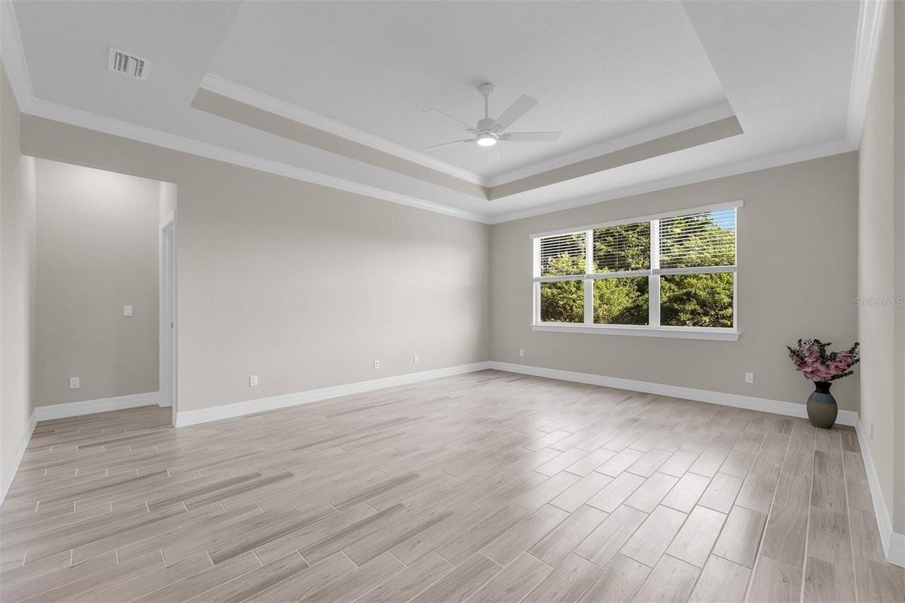 2291 Mossy Vine Ave - Photo 4 of 36