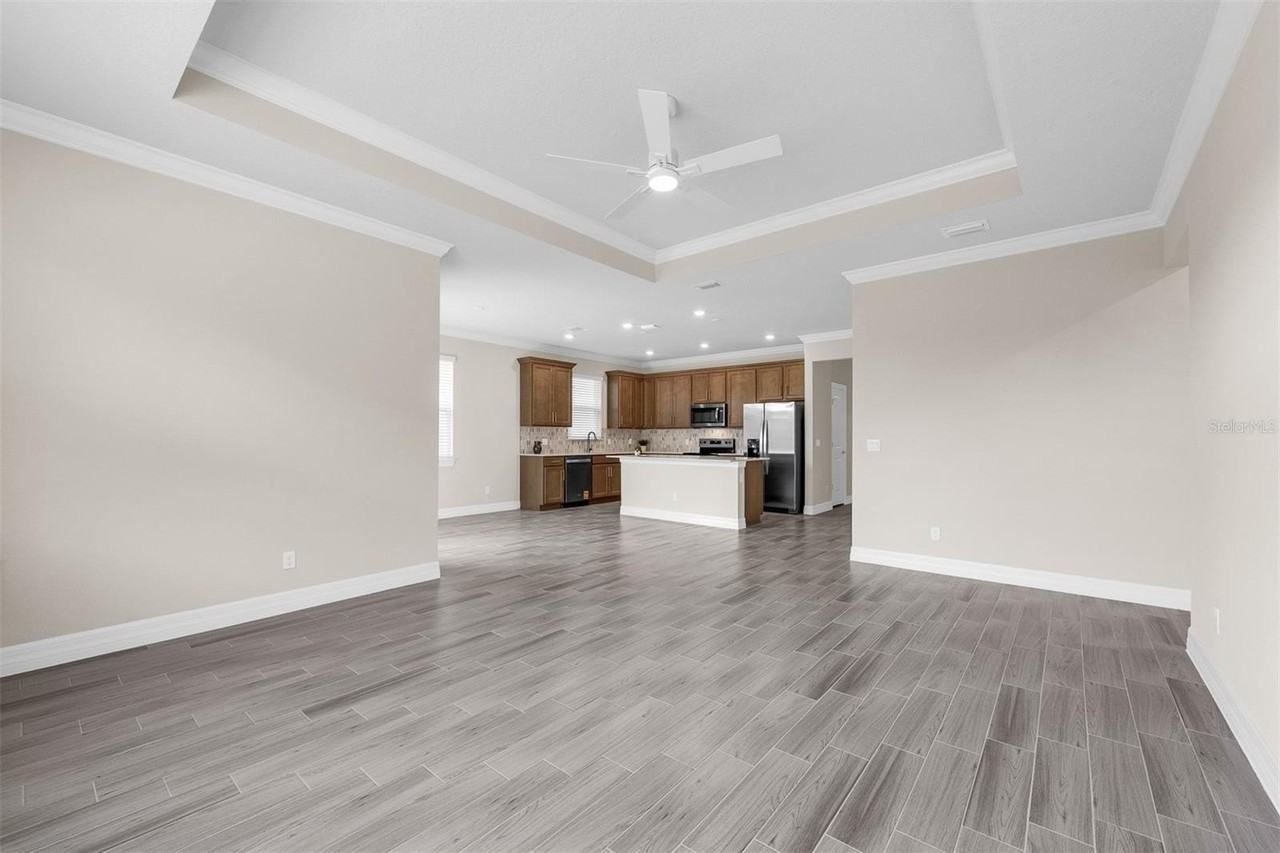 2291 Mossy Vine Ave - Photo 5 of 36