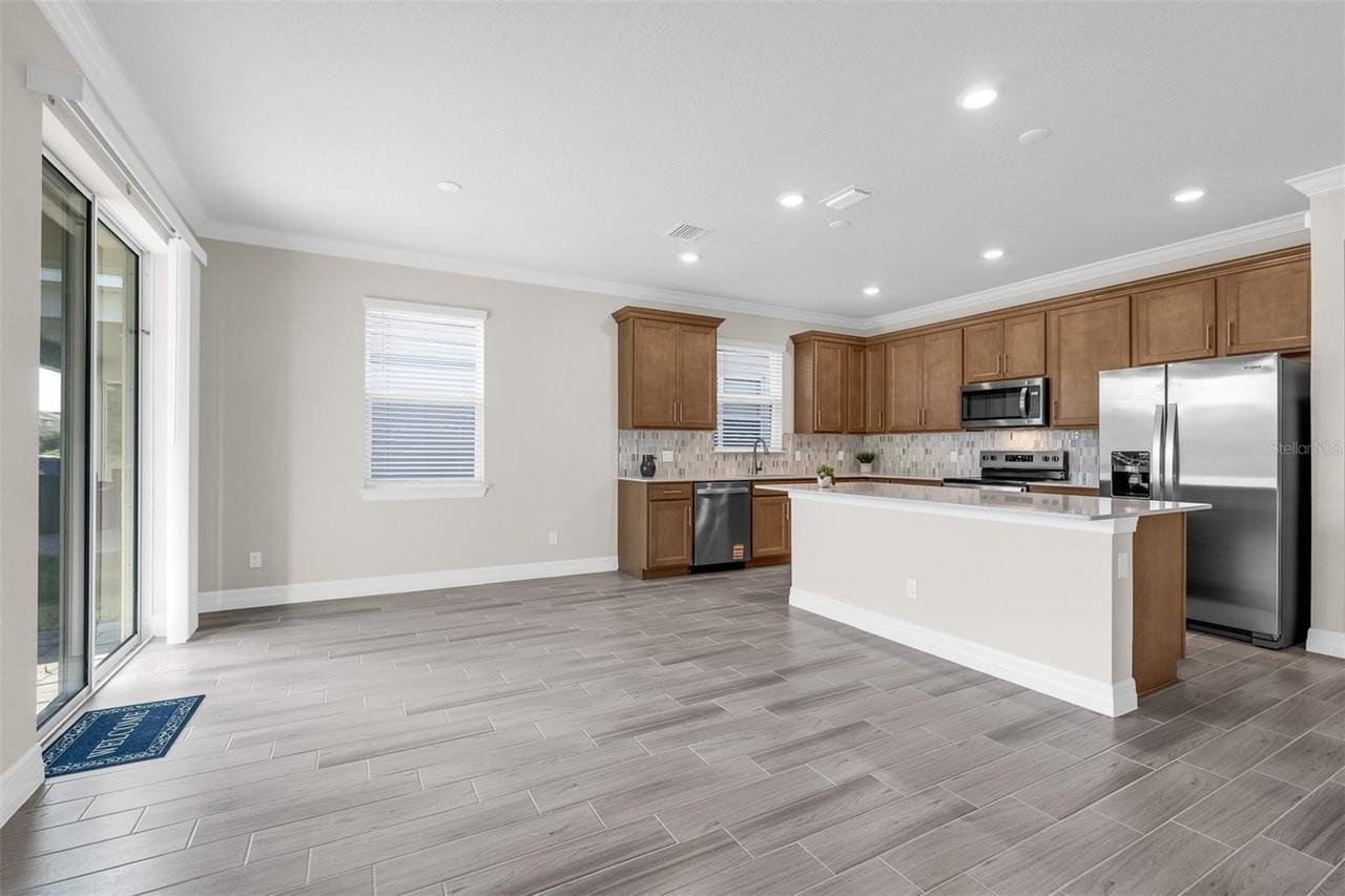 2291 Mossy Vine Ave - Photo 6 of 36