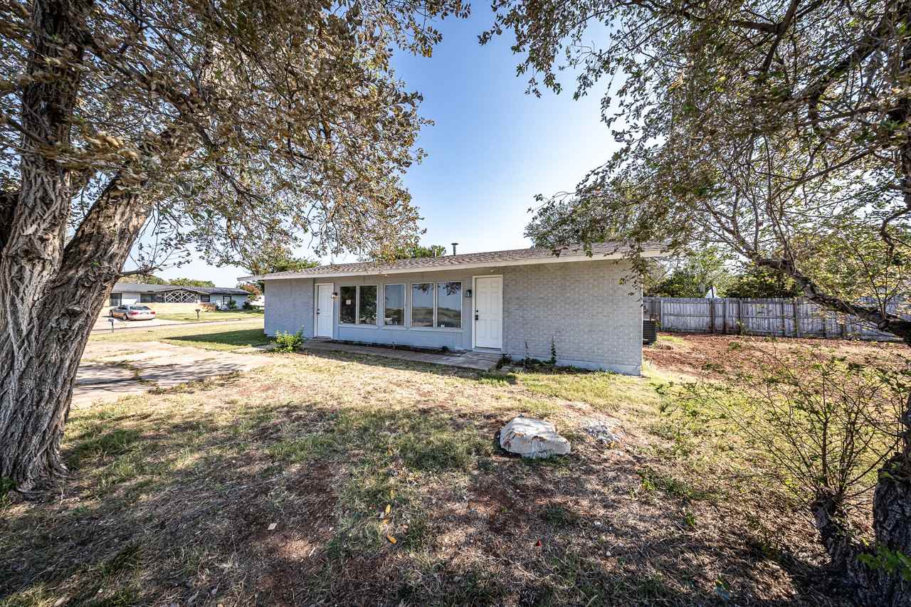 2814 Nw 34th St #1 - Photo 2 of 24