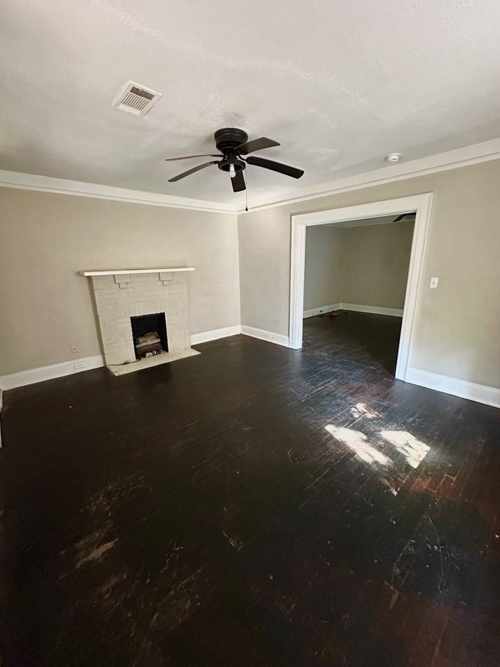 2509 Poplar St #1 - Photo 2 of 9