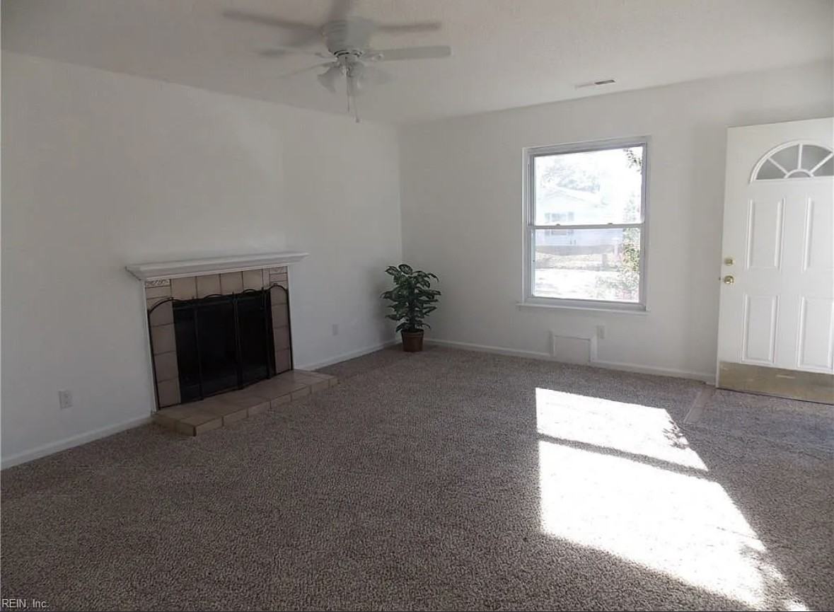 3824 Shooting Star Dr #1 - Photo 4 of 8