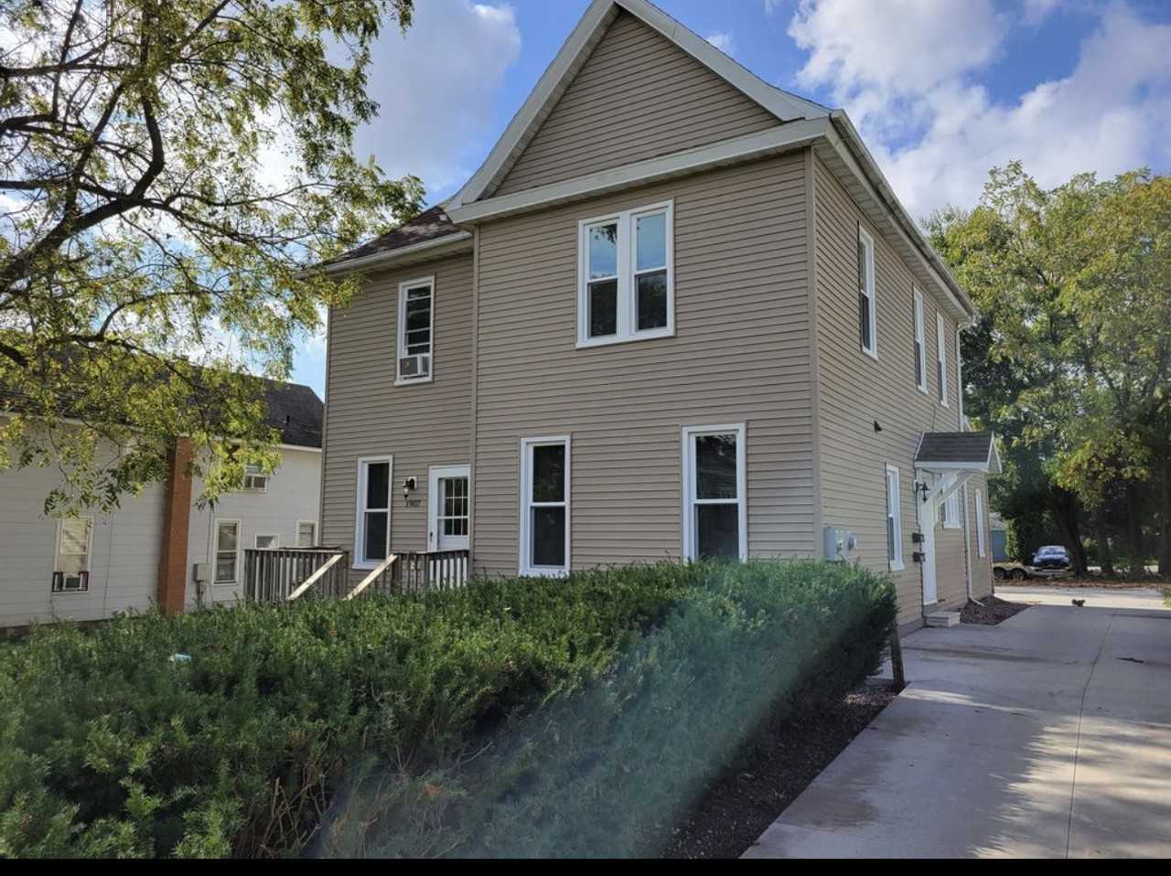 1907 College Street #1907